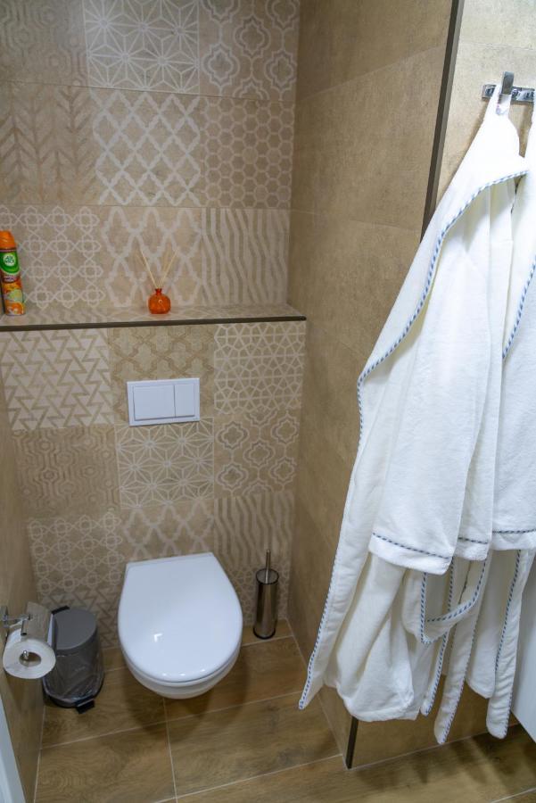 Sea Breeze In Batumi Apartment Ngoại thất bức ảnh