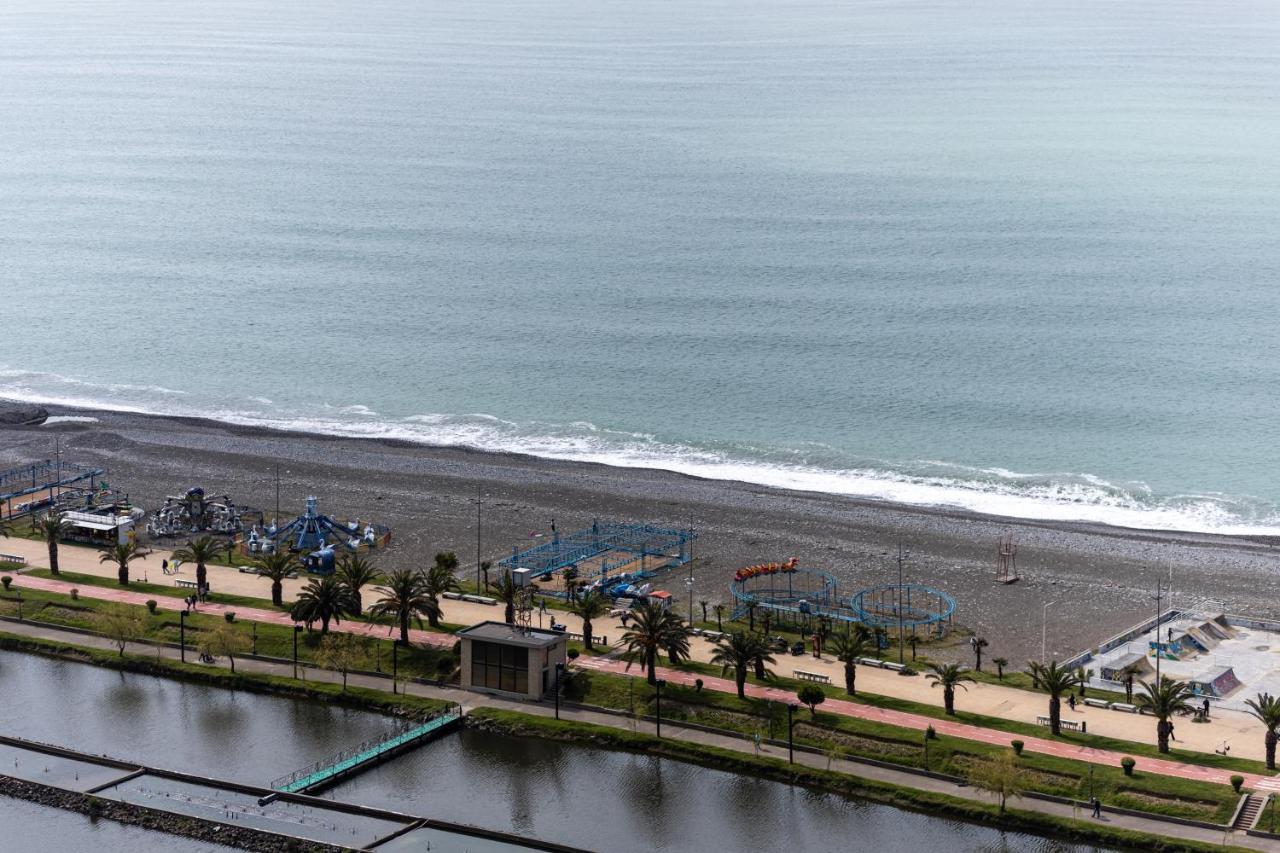 Sea Breeze In Batumi Apartment Ngoại thất bức ảnh