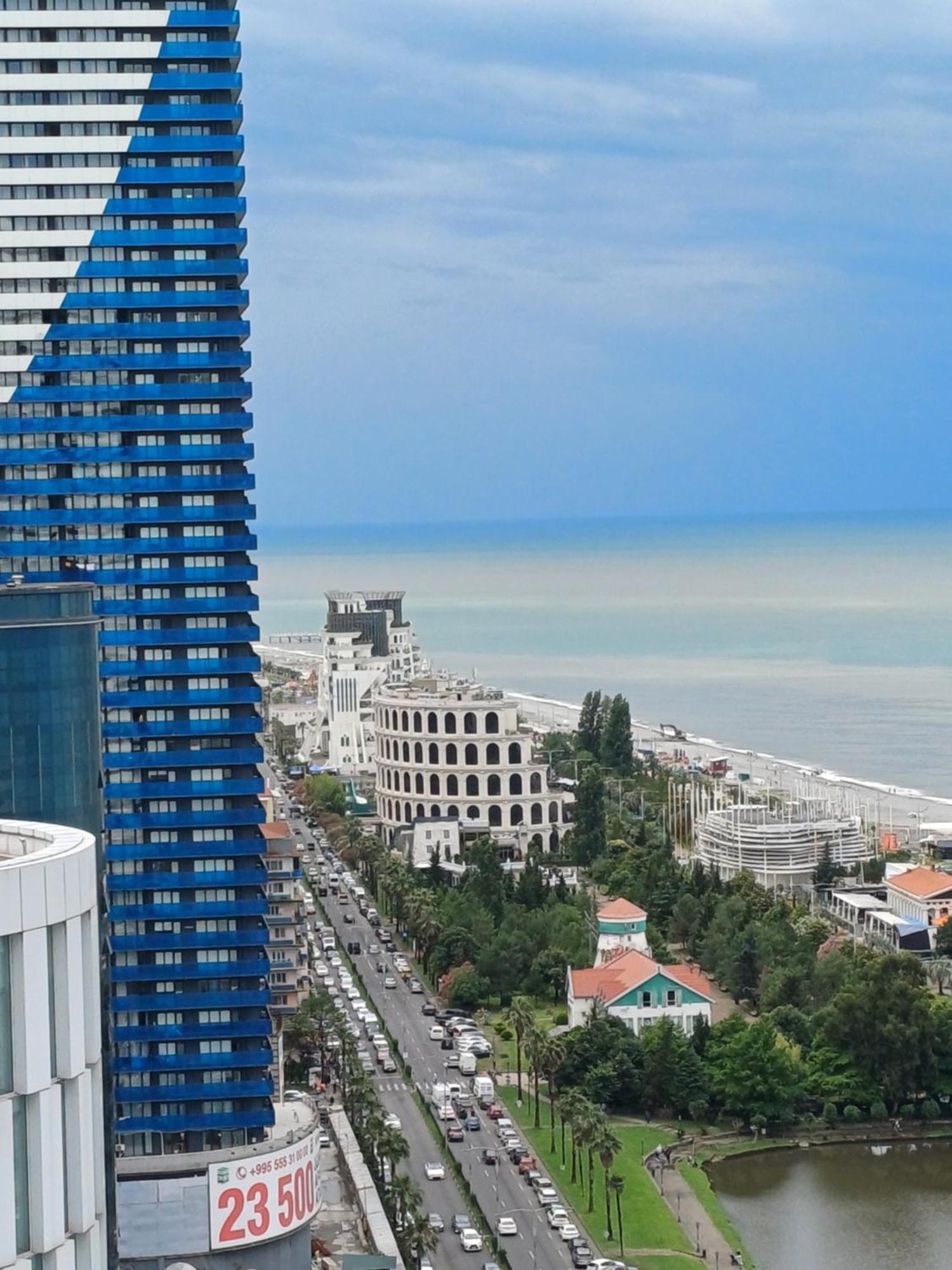 Sea Breeze In Batumi Apartment Ngoại thất bức ảnh